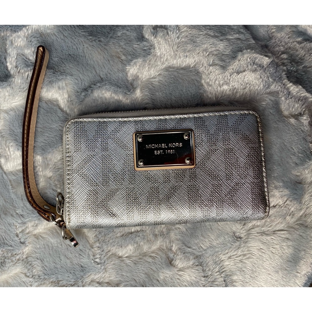 Michael Kors Wristlet